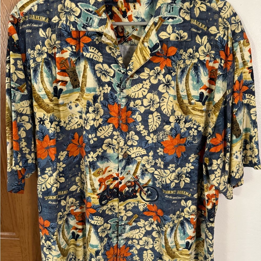 Tommy Bahama Men's Xmas Floral Hawaiian Shirt - Blue and Off-White M